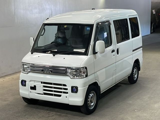 208 Mitsubishi Minicab van U61V 2012 г. (KCAA Fukuoka)